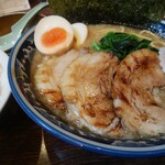 麺屋　武士道 - 特製煮干し豚骨ラーメン\870＋ライス\100 税別