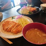 Mikuni - ロースカツと豚汁