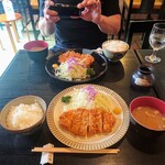 Mikuni - ロースカツ定食