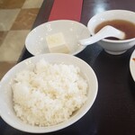 独一処餃子 - ご飯・スープ・冷奴