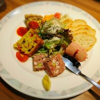 ドラード - 前菜盛り合わせ一人分
                    ボリュームあり