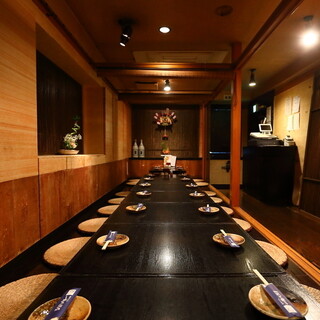 【掘りごたつ席】すだれで仕切って半個室風に。（3～24名様）