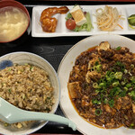 Chuuka Korou - 四川麻婆豆腐定食(白飯を炒飯にチェンジ)