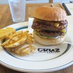 CRUZ BURGERS & CRAFT BEERS - 