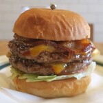 CRUZ BURGERS & CRAFT BEERS - 