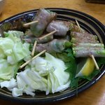 権兵衛 - 大将のおまかせ串盛り（野菜を豚バラで巻いてます）