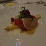 シェ・イノ - ホワイトアスパラガスとオマール海老のサラダ