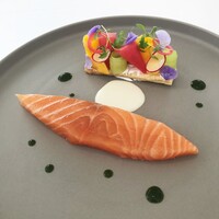 L'ORANGERIE - タスマニアサーモン、フユイヌ