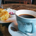 GOSPEL - ふつうの2倍以上ある大きなカップでコーヒー