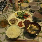 Sack N Save Stadium - カルアポーク、ポキ、ポイでハワイの夕食