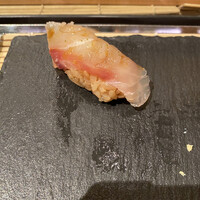 築地青空三代目 大名古屋ビルヂング店 - 真鯛昆布しめ