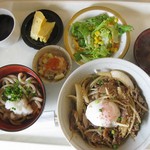 カフェテリア スコラ - スコラランチ　本日は焼肉丼と柚子のぶっかけうどん