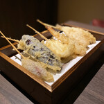 天ぷらと鮮魚 個室居酒屋 天串 - 天ぷら盛り合わせ(五種)