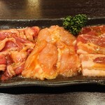 焼肉菜包 朴然 - じゅうじゅうカルビ、鶏カルビ、豚カルビ