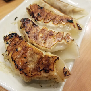 難波でおすすめの美味しい餃子をご紹介 食べログ 難波でおすすめの美味しい餃子をご紹介 食べログ