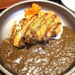 つどい処 ながの屋 - 牛スジカレー650円＋トンカツ180円