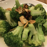 フラット - ブロッコリーのペペロンチーノ