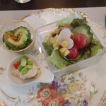 MISIA Cafe - ミシアランチ（本日の前菜とグリーンサラダ塩麹バジルドレッシング）