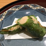 日本料理 太月 - ランチコース１６５００円。万願寺とうがらし射込み。海老の真薯を射込んで揚げてあります。しみじみ美味しい強肴です（╹◡╹）（╹◡╹）