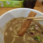 煮干し中華そば 一剣 - 汁の角メンマ