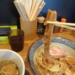 煮干し中華そば 一剣 - 穂先もデカイ