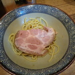 煮干し中華そば 一剣 - レアチャーを広げてみた