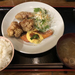 Takeya Shokudou - 日替り定食（鶏から揚げと銀鮭ソテーのチーズソース）
