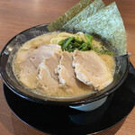 横浜家系ラーメン 鶴乃家 - 