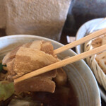 作左ェ門 - 肉汁のお肉リフト