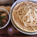 作左ェ門 - 冷やし肉汁うどん[中盛り]（970円）