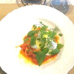 La Brianza - ポモドーロブッラータチーズ。ブッラータチーズたっぷりミルキー、さわやかさもあるトマトソースと絡んでおいしい～ ハーブも素敵でおしゃれなアクセントに、ブリアンツァのトマトソースおいしくて大好き。