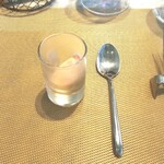 La Brianza - アメーラトマトのソルベ。やさしい甘みもあるすっきり味。ドルチェにもなりそうなおいしい涼やかさ。