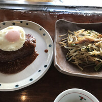 横浜瀬里奈 ステーキドーム - 