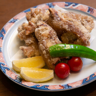 Enjoy the crunchy texture♪ Don't miss the "Crispy Fried Pork Feet"!