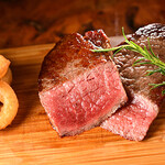 BEEF UP TOKYO charcoal grill & bar - 黒毛和牛赤身ステーキ