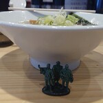 中華そば 貴将 - 手もみ中華そば（麺硬め）780円　側面