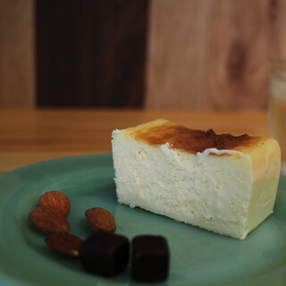 カフェ ラウンジ エヌビーエス_0