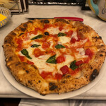 ピッツェリア ブラチェリア チェザリ - マルゲリータ　エクストラ
      直径は約28cm