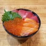 Salmon roe/tuna/salmon bowl