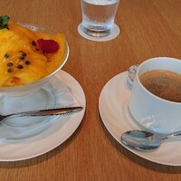 サザンタワーダイニング - ふわふわ淡雪スイーツランチ用と巨量エスプレッソ