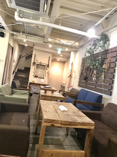 PUBLIC KITCHEN cafe - 2Fのソファー席