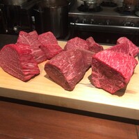 北新地 福多亭 The Ukai - 窯焼き肉3種：左からフィレ(福岡)・ランプ(鹿児島)・イチボ(鹿児島)