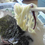 らーめん工房 龍 - 麺は北九州仕様ですね