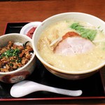 味噌ラーメン はちべえ - はちべいラーメン＋ミニチャーシュー丼セット