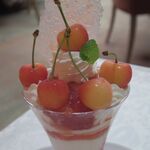 資生堂パーラー - 山形県 岡田果樹園産 “佐藤錦”のスペシャルパフェ