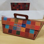 水信フルーツパーラー - フルーツサンドイッチのパッケージ。店内の床と同じ模様だ(゜ロ゜)