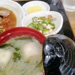 ごはんや 角ちゃん - 旨い味噌汁とオクラ山芋キノコのサッパリ和え
