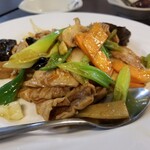 中華料理 祥龍房 - 豚ホルモン野菜炒め。