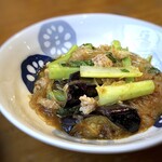 梅翠 - ＊茄子と春雨の沙茶醤（サーチャージャン）煮込み 沙茶醤とは、ヒラメなどの沙茶醤（魚介をベースにニンニク、ゴマ、香辛料、植物油を加えて煮込んだ調味料 茄子と春雨の味わいもよく美味しいのですが、思ったより辛く半分主人へ。