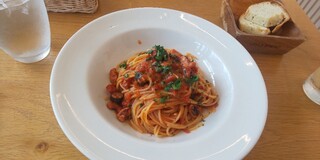 Italian Dining NATURA - 岩ダコとトマトソースのスパゲッティ